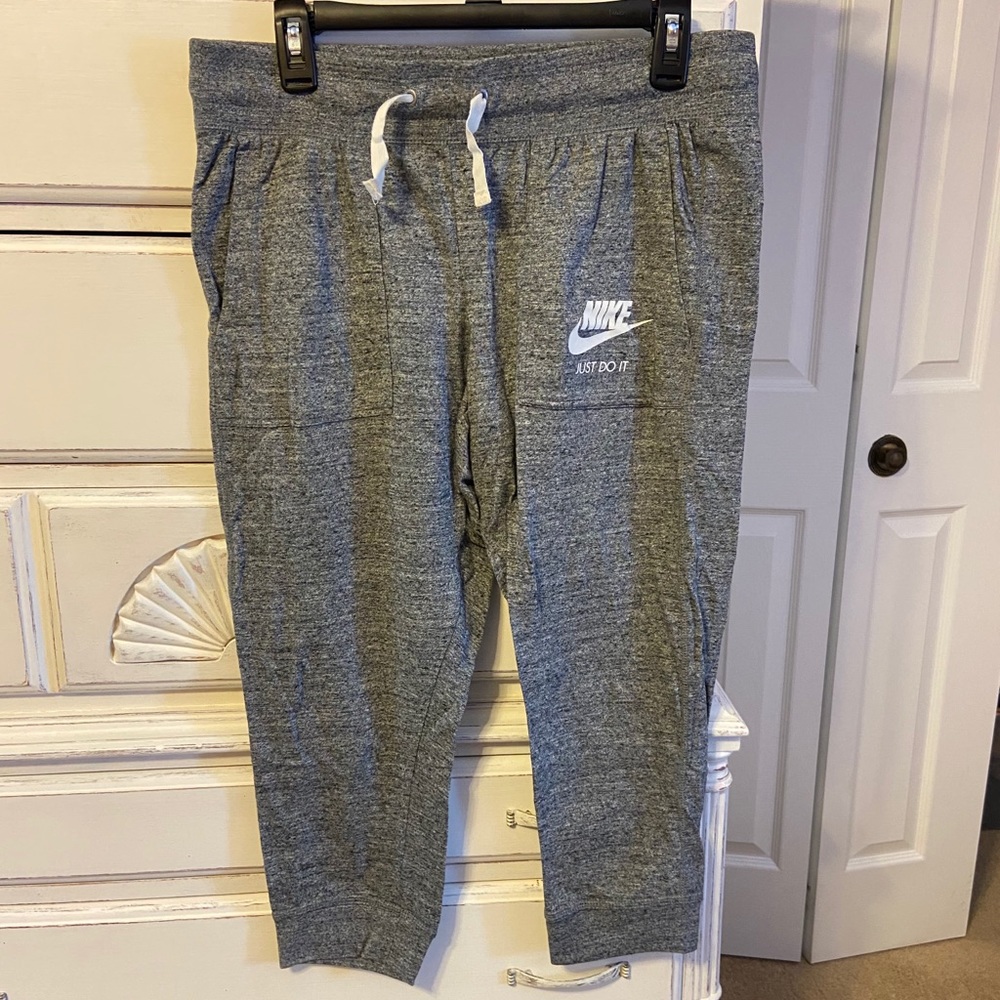 Nike cropped sweatpants